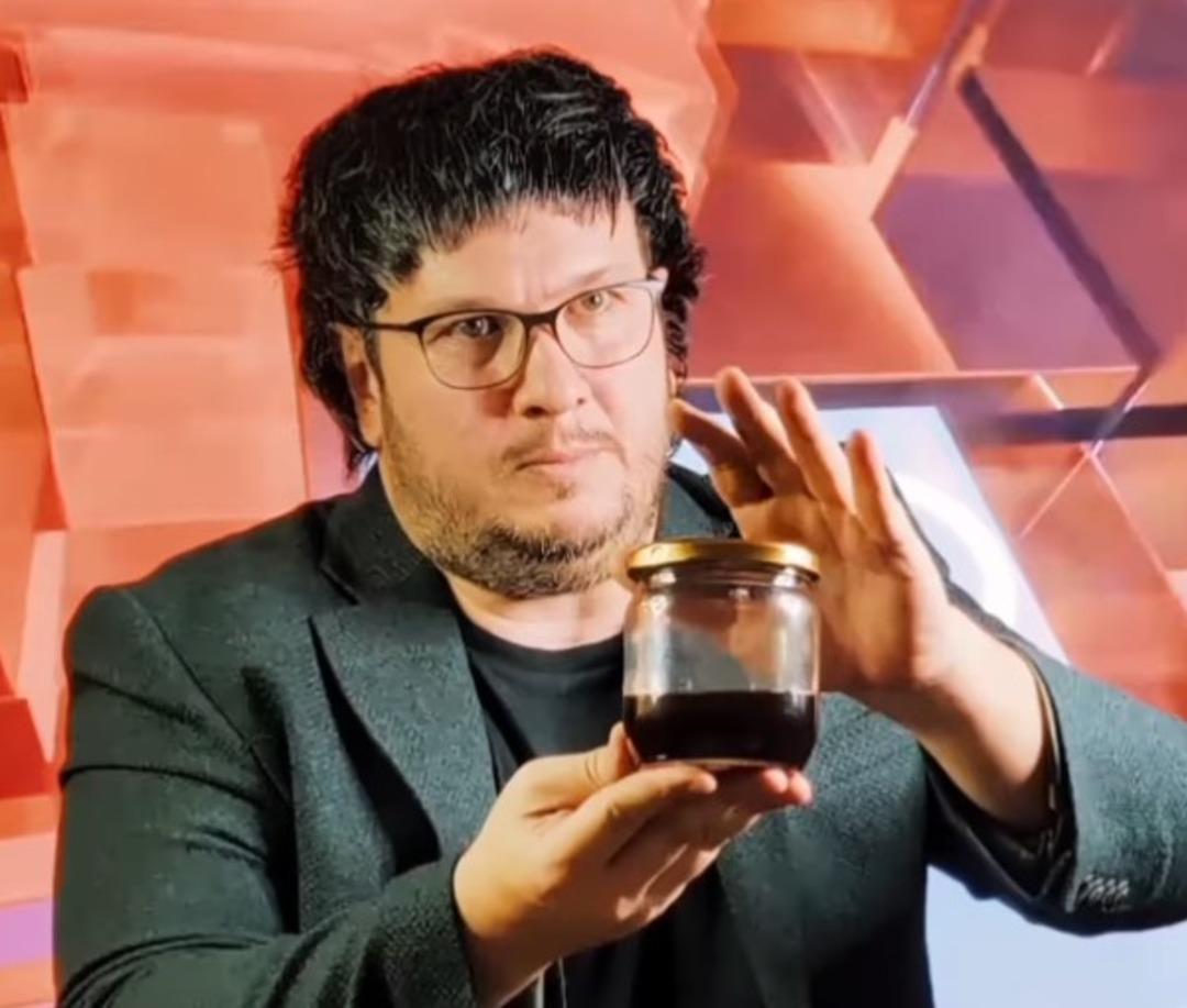 Ahmet Hakan canlı yayında Gabar petrolünü kokladı! Şahan Gökbakar kendini tutamadı!   Gabar Ahmet   2