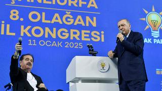 Şanlıurfa kongresine damga vuran anlar! Cumhurbaşkanı Erdoğan, İbrahim Tatlıses'e bu yanıtı verdi: 'Sen varsan varım'