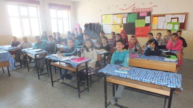 Kaymakam Kırlı&rsquo;dan okul ziyareti 2