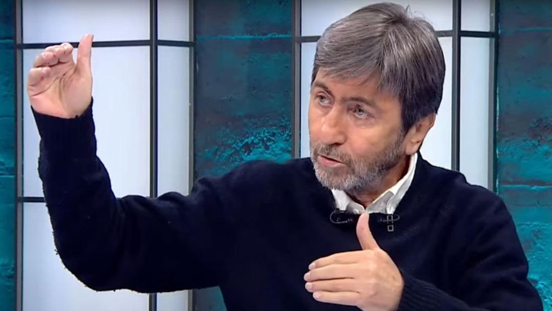 Rıdvan Dilmen, Galatasaray'ın Başakşehir galibiyeti sonrası canlı yayında Fenerbah&ccedil;e'yi şampiyon yapacak fikst&uuml;r detayını a&ccedil;ıkladı!