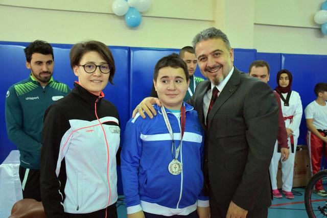Esenyurt’ta Kapalı Spor Salonu ve Özel Eğitim Sınıfı açıldı