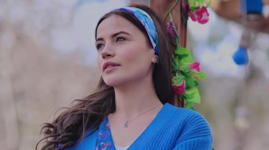 Kan Çiçekleri'nin Dilan’ı Yağmur Yüksel dergi çekimi için kamera karşısına geçti! İddialı pozlarına beğeni yağdı