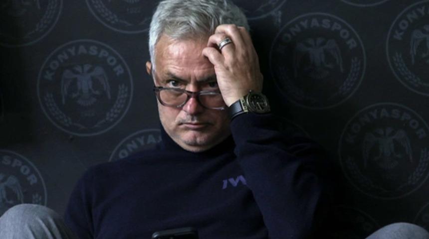 Mourinho bu kez de oturuşuyla olay oldu! Konyaspor maçı sonrası kürsüye oturdu, o hali tepki çekti