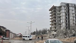 Kahramanmaraş’ta enkaz kaldırma çalışmaları devam ediyor: “İnşallah şehrimizi kısa sürede ayağa kaldıracağız”  