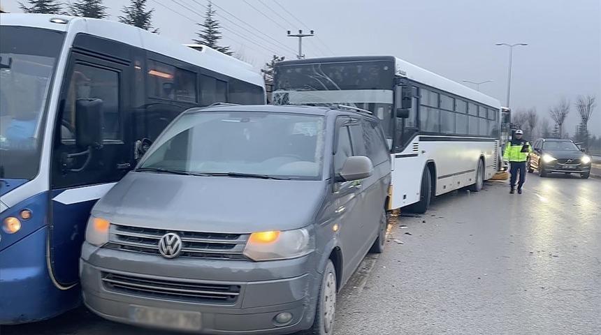 Ankara'da zincirleme trafik kazası! 26 kişi yaralandı
