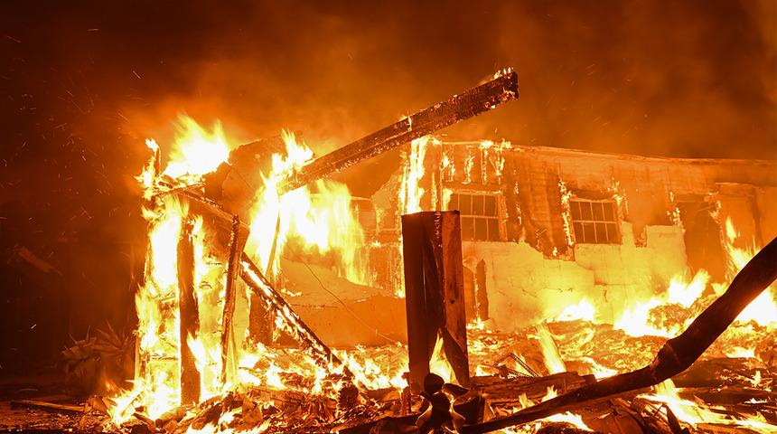 Konya, Sivas, Ankara, Erzurum, Van ve Antalya'nın toplamından daha büyük alan yandı! Los Angeles'ta 'kırmızı bayrak' alarmı