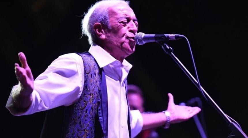 Yoğun bakıma kaldırıldı 2 ameliyat birden geçirdi! 'Edip Akbayram öldü' dendi... Kızı Türkü'den açıklama gecikmedi