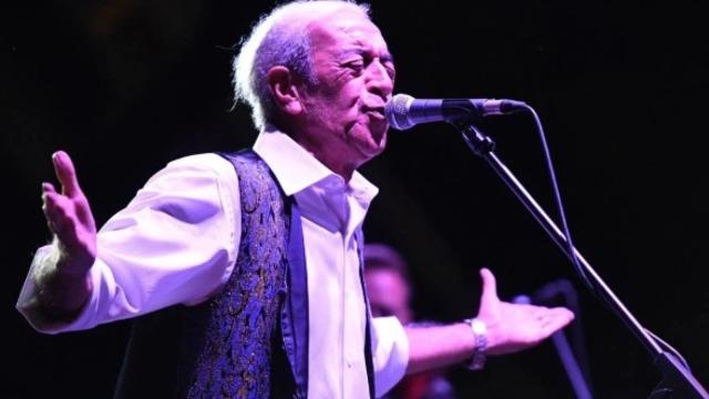 Yoğun bakıma kaldırıldı 2 ameliyat birden geçirdi! 'Edip Akbayram öldü' dendi... Kızı Türkü'den açıklama gecikmedi