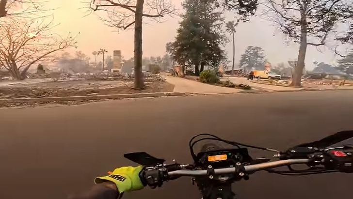 Herkes kaçarken o bile isteye yangına gitti! YouTuber elektrikli bisikletiyle yangın bölgesini gösterdi: "Kıyamet sahnesi gibi" G5