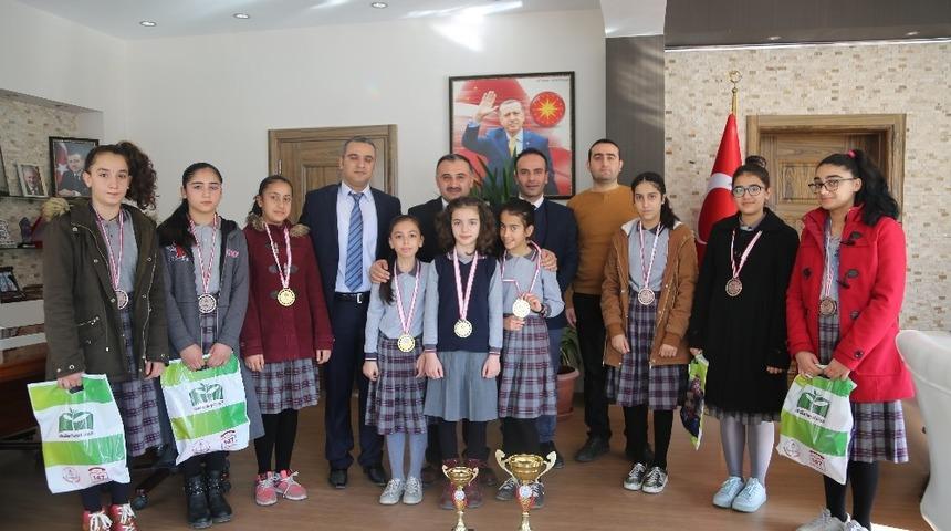 Satran&ccedil; Şampiyonlarından Başkan Cabbar&rsquo;a ziyaret