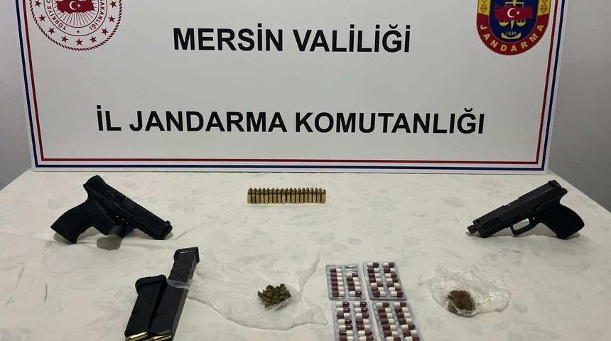 Mersin'de 1 kişinin öldüğü silahlı kavgayla ilgili 2 şüpheli tutuklandı