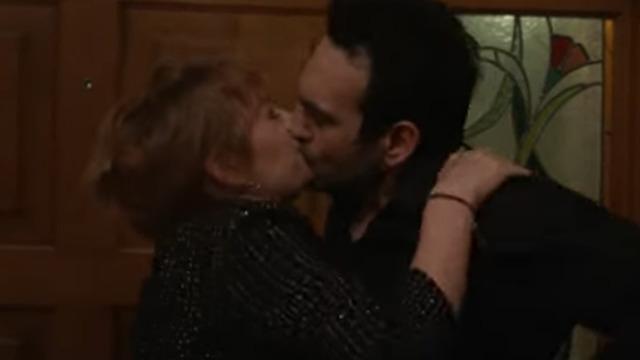 Bahar 31. bölümde Bahar ve Evren öpüştü sosyal medya yıkıldı! Bu kadar ateşli beklemiyordum