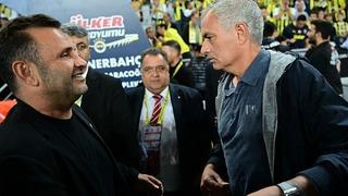 Fenerbahçe, Galatasaray'ın eski golcüsünün peşinde! Ezeli rakipler bu kez Cedric Bakambu için rakip oldular