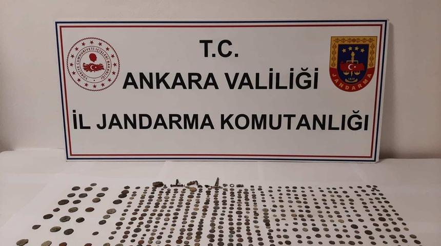 Ankara'da tarihi eser niteliği taşıyan 530 obje ve sikke ele geçirildi