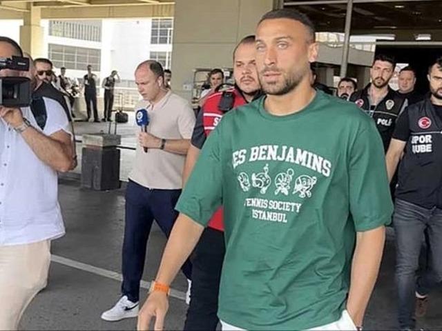 Cenk Tosun Fenerbahçe'ye veda etmeye hazırlanıyor! Yeni adresi ise herkesi çok şaşırttı