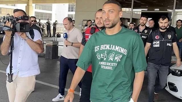 Cenk Tosun Fenerbahçe'ye veda etmeye hazırlanıyor! Yeni adresi ise herkesi çok şaşırttı