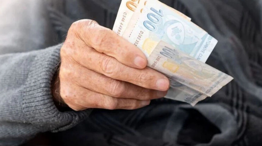 Milyonlarca emekli bu haberi bekliyor! Bayram ikramiyeleri ne kadar olacak? Uzman isim rakam verdi! Tarih ise...