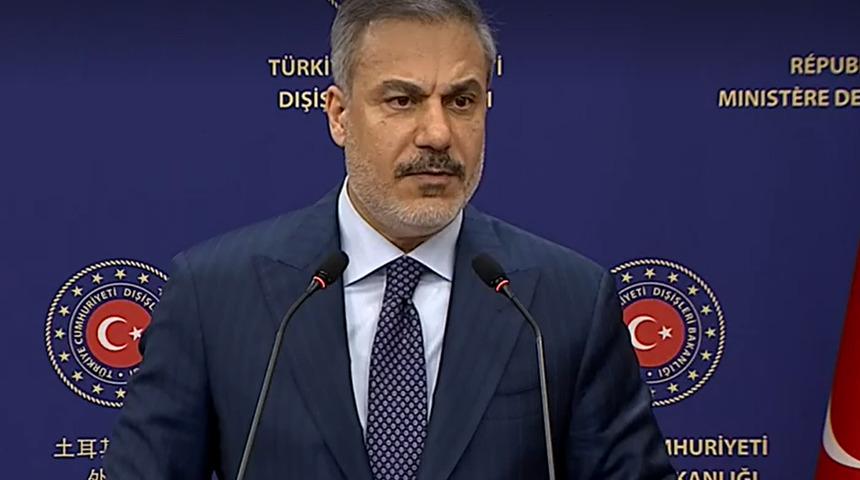 Bakan Fidan'dan önemli açıklamalar! "Suriye halkının kendi ayakları üzerinde durmasına yardımcı olmalıyız"