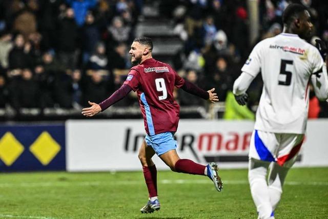 Fransa Kupası'nda tarihi zafer! Fenerbahçe'nin rakibi Lyon, 5. lig ekibine elendi