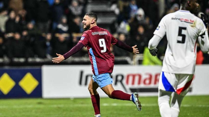 Fransa Kupası'nda tarihi zafer! Fenerbahçe'nin rakibi Lyon, 5. lig ekibine elendi