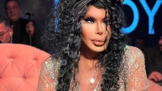 Bülent Ersoy film galasına zombi kılığında geldi! Makyajı saatler sürdü! Görenler çok şaşırdı