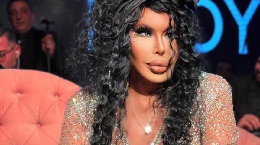 Bülent Ersoy film galasına zombi kılığında geldi! Makyajı saatler sürdü! Görenler çok şaşırdı