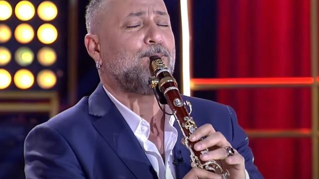 Hüsnü Şenlendirici'nin kızı güzelliğiyle mest etti! Verdiği kilolar dikkat çekti