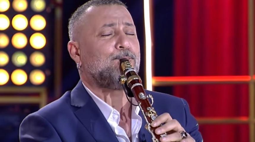 H&uuml;sn&uuml; Şenlendirici'nin kızı g&uuml;zelliğiyle mest etti! Verdiği kilolar dikkat &ccedil;ekti