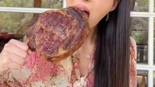 6 yıl boyunca sadece et ve tereyağ yedi! Sonuca kendisi de inanamadı: 25 kilo verdim ve boyum uzadı