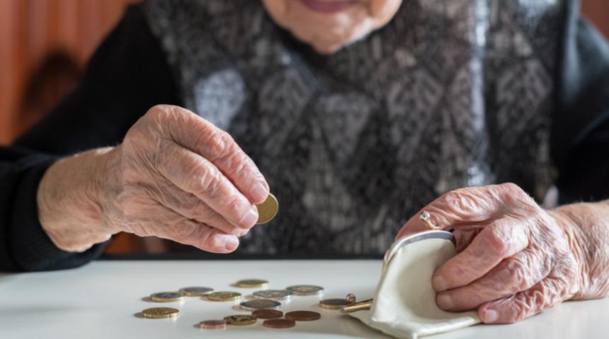Hükümet kaynakları rakam verdi! Emeklinin beklediği bayram ikramiyesi zammı için güçlü kulis