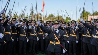 MSB kılıçlı yemin töreninde teğmenler için saat verdi! 14.00'te toplanacaklar