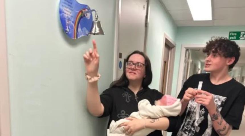 Apandistinin patladığını zanneden kadın hamile olduğunu bilmiyordu! "40 dakika sonra doğum yaptı"