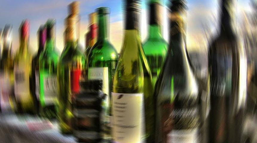 Sahte alkol can almaya devam ediyor! Uzmanlardan uyarı geldi: 'Alkolün orijinalinin de sahtesinin de tüketilmesini istemiyoruz'