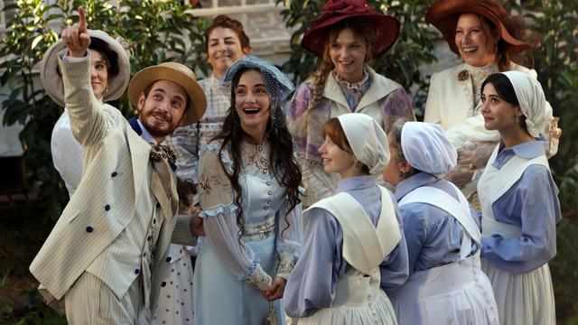 Anne olduktan sonra setlere ara vermişti! Eda Ece Şakir Paşa Ailesi'ne dahil oldu! Karakteri de belli...