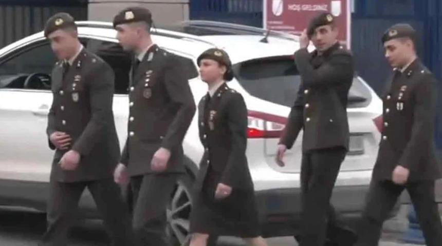 Teğmen Ebru Eroğlu geri adım atmadı! İfadesi ve mesajı yine dikkat çekti: 'Bizler Atatürk’ün önce sıra sonra silah arkadaşı olduk'