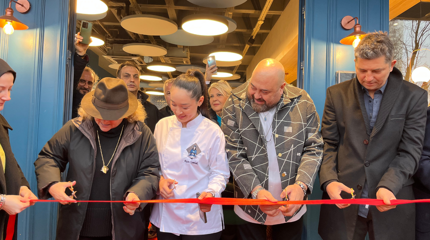 Güler Sabancı kurdeleyi kesti! Kasnak Restoran Maslakta kapılarını açtı 