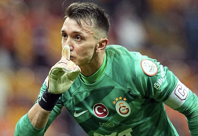 Fernando Muslera, Galatasaray formasıyla 'kırılamaz' denilen rekoru kırdı