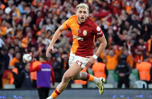 Taraftar resmen köpürdü! Barış Alper Yılmaz Galatasaraylılara saç baş yoldurdu, Ahmet Çakar dayanamadı