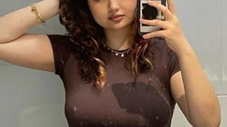 Kendisinden yaşça büyük erkeklerle sevgili olduğunu söyledi! Ben profesyonel bir kız arkadaşım