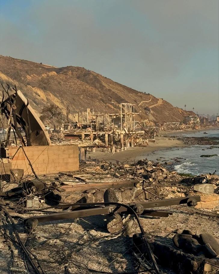 Melekler şehrinden cehennem görüntüleri... Alev alev yanan Los Angeles'tan geriye bir şey kalmadı! G1