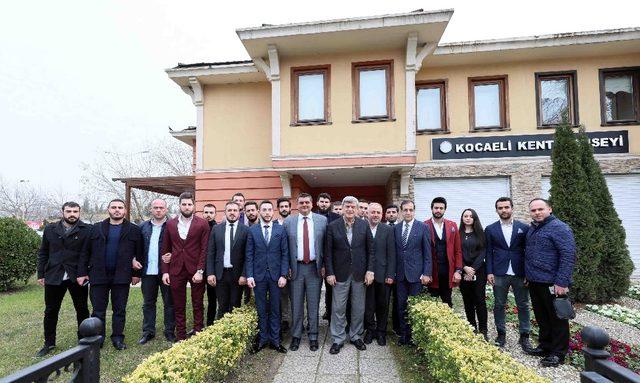 Başkan Karaosmanoğlu Gençlik Meclisi’ni ziyaret etti