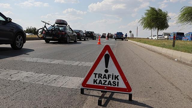 Aracıyla uyarı işareti olmayan çukura girdi! Belediyeden 110 bin lira tazminat kazandı