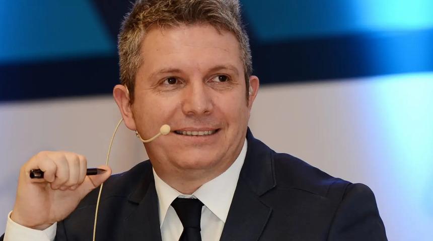 Ünlü spiker Erdoğan Arıkan maç anlattığı esnada kalp krizi geçirdi! TRT'den açıklama