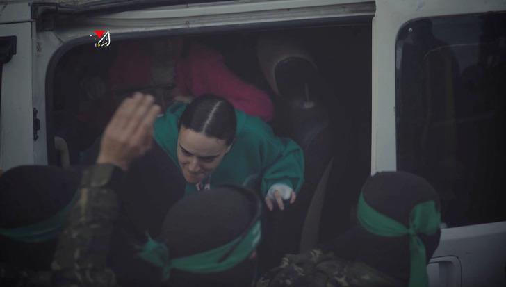 471 gün sonra Gazze'de silahlar sustu! Tüm dünyanın gözü önünde İsrail ile Hamas arasında rehine takası... Coşkuyla karşılandılar G4