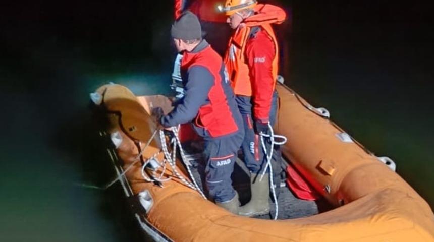 Afyonkarahisar'da gölete düşen arkadaşını kurtarmak için suya atlayan kişi boğuldu