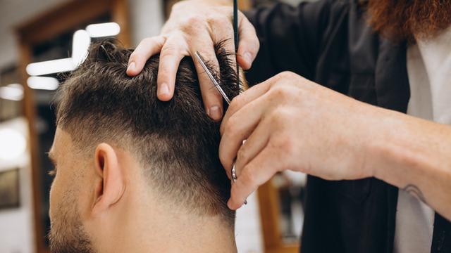 Berberlerden yeni hizmet: 1500 liralık damat tıraşından bile daha pahalı