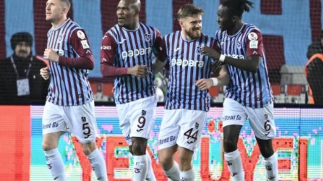 Trabzonspor Sivasspor karşısında hata yapmadı! Rakibini 4-0 mağlup etti