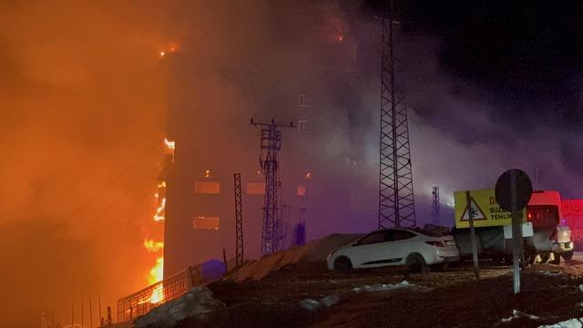 Bolu Kartalkaya'da otel yangını! Fotoğraflar faciayı gözler önüne serdi