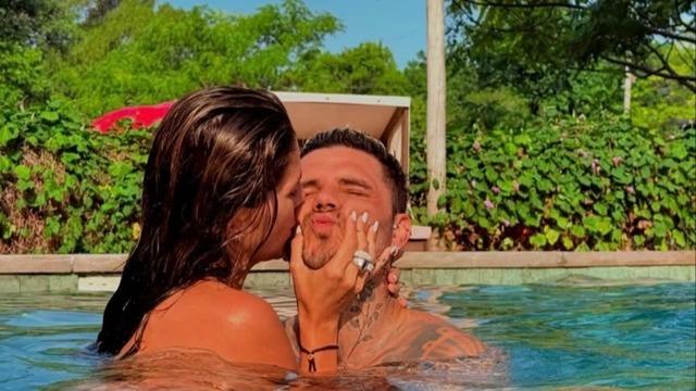 Aşklarını sosyal medyada duyurdular: Icardi ve Suarez'den yeni paylaşım!