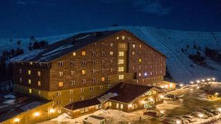 Sıcak havuz var, otantik lüks SPA var ama yangın merdiveni yok! Grand Kartal Otel'in lüks paylaşımları...